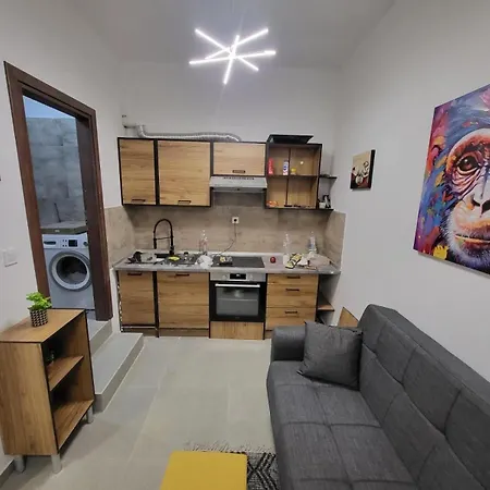 Daniel House Apartman *